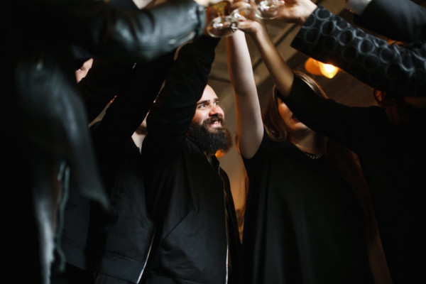 Out Law: свадебная вечеринка Артема и Алисы