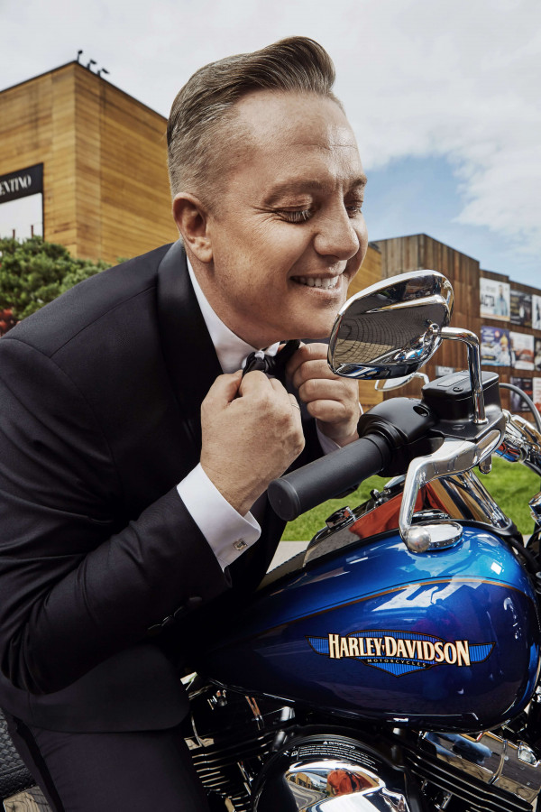 It's a Man's World: ведущие примерили образы