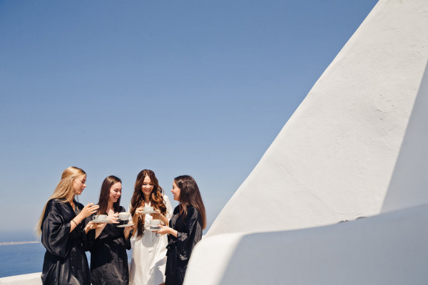 #MarryMeOnSantorini: белоснежная свадьба в Греции