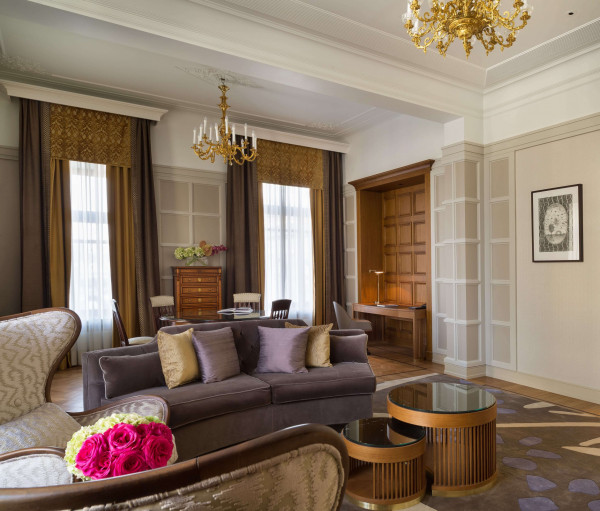 «Метрополь»: интервью с представителями легендарного исторического отеля