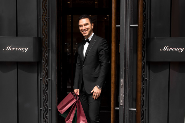 Ведущие Александр Слесарев