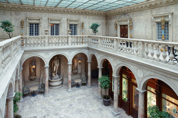 «Турандот»: интервью в особняке в центре Москвы