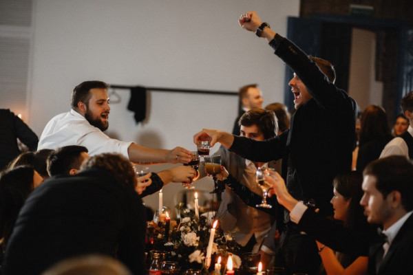 Out Law: свадебная вечеринка Артема и Алисы