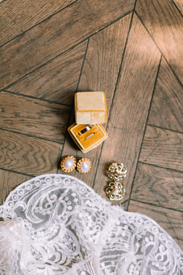 Сияющая кожа — основа свадебного макияжа