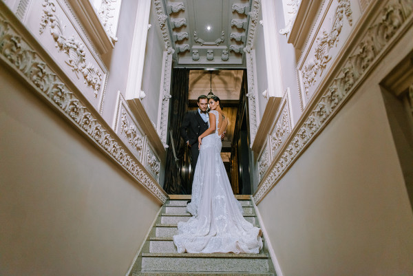 Сияющая кожа — основа свадебного макияжа