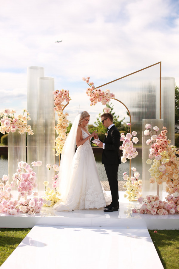 Все о свадьбах в яхт-клубе Sky River