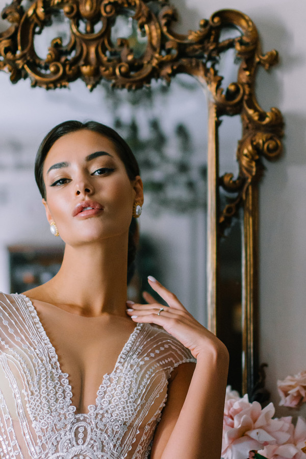 Сияющая кожа — основа свадебного макияжа