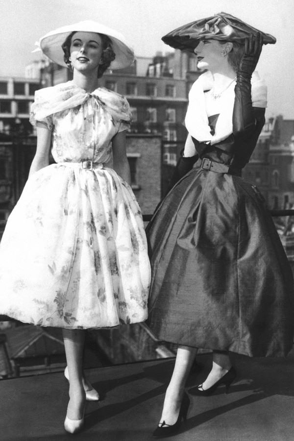 Модные невесты выбирают лодочки Dior на резинке