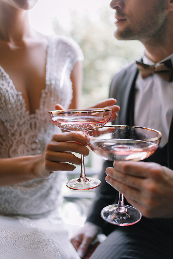 Сияющая кожа — основа свадебного макияжа