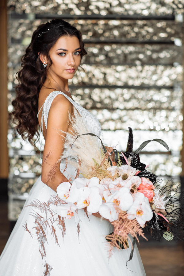 Mulatwedding: в Киеве прошла громкая свадьба ведущего