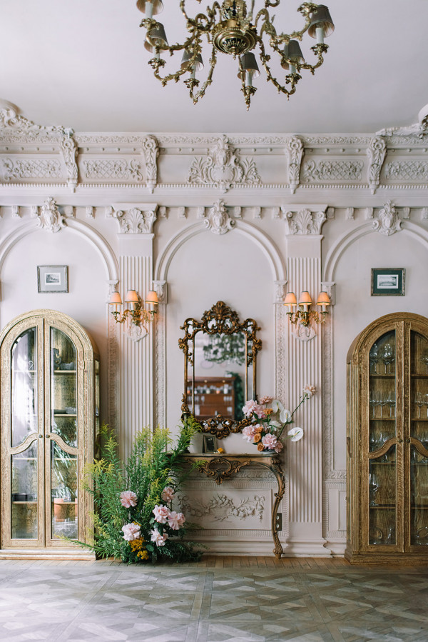 Сияющая кожа — основа свадебного макияжа