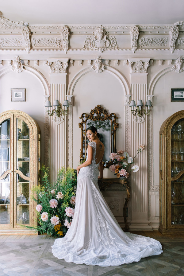 Сияющая кожа — основа свадебного макияжа