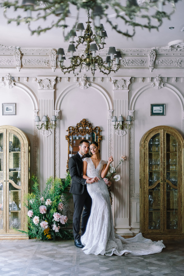 Сияющая кожа — основа свадебного макияжа