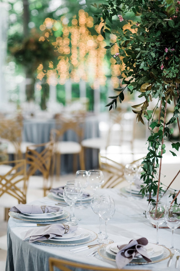 3 свадьбы в лесу среди елей и