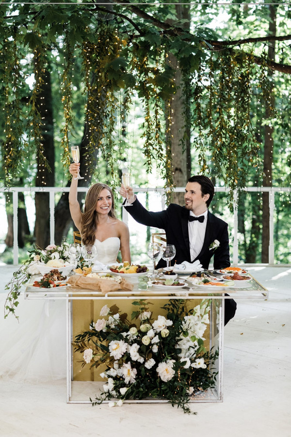 3 свадьбы в лесу среди елей и