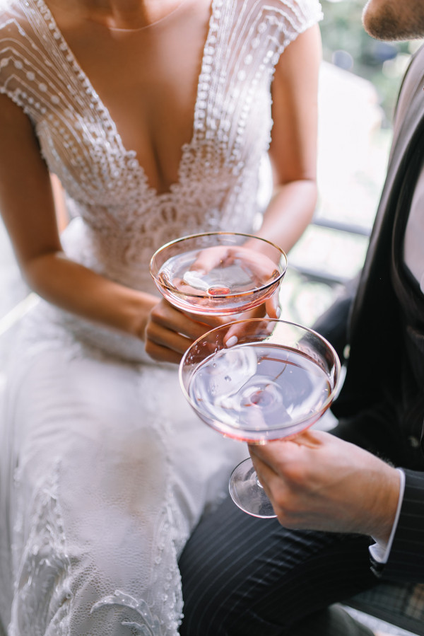 Сияющая кожа — основа свадебного макияжа