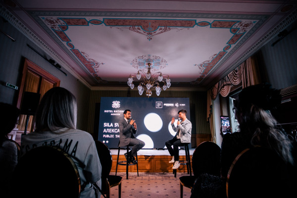 Ведущие Константин Анисимов