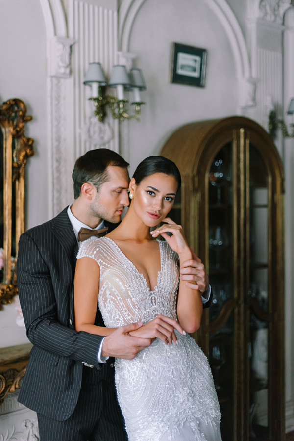 Сияющая кожа — основа свадебного макияжа