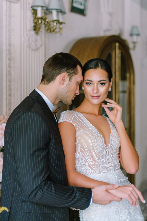 Сияющая кожа — основа свадебного макияжа