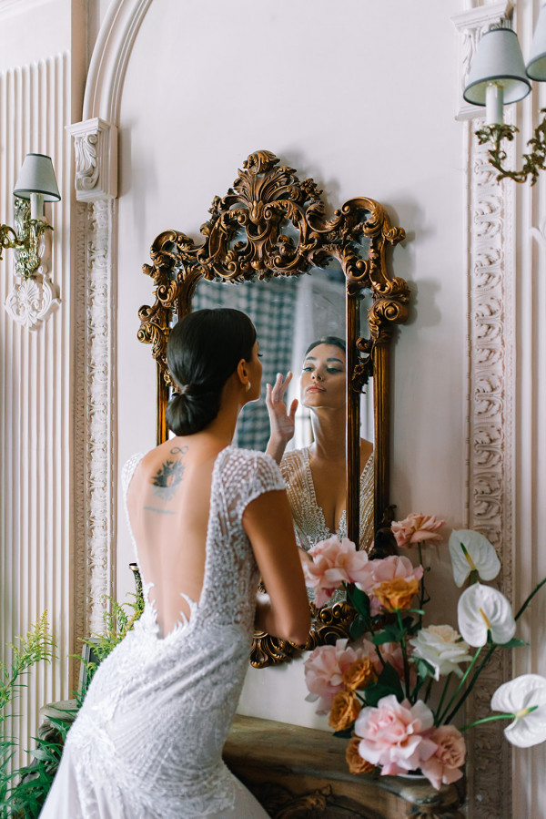 Сияющая кожа — основа свадебного макияжа