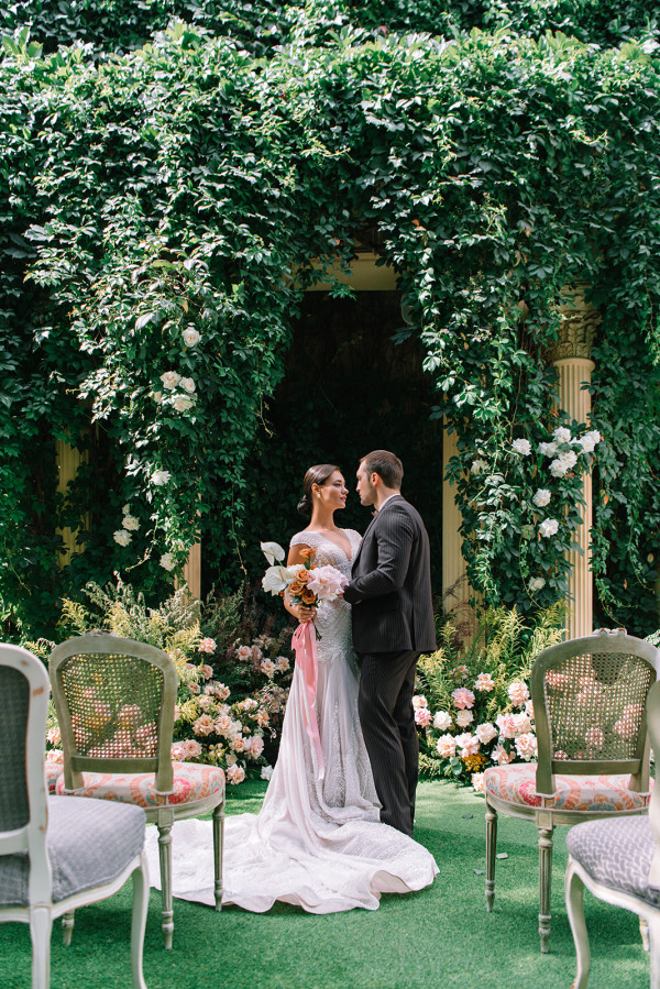 Сияющая кожа — основа свадебного макияжа