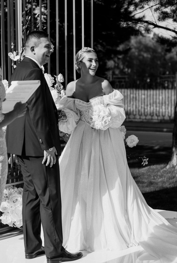 Невеста Алина в платье с трехметровым шлейфом