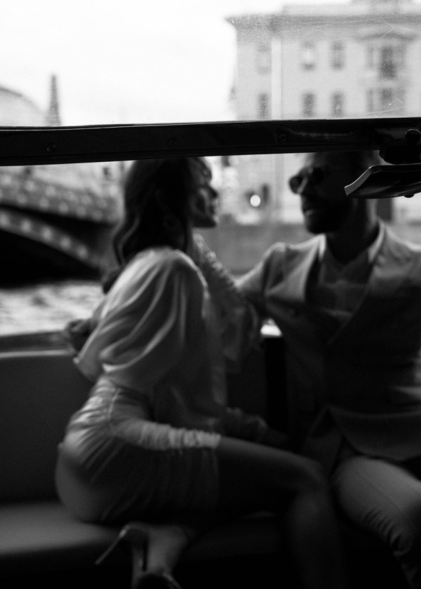 Предсвадебная съемка на катере в Санкт-Петербурге