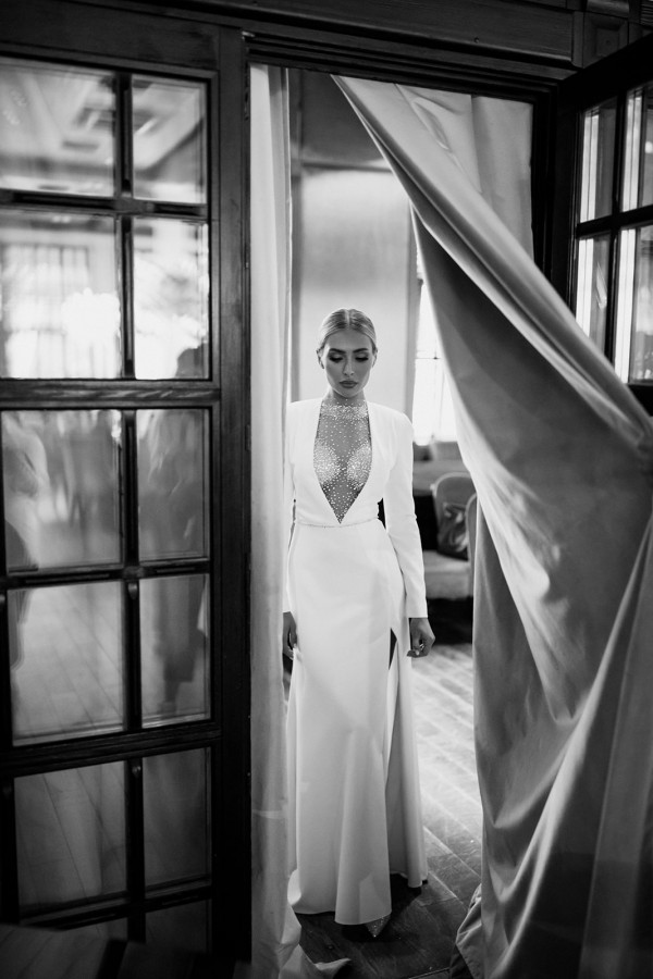 Невеста Алина в платье с трехметровым шлейфом