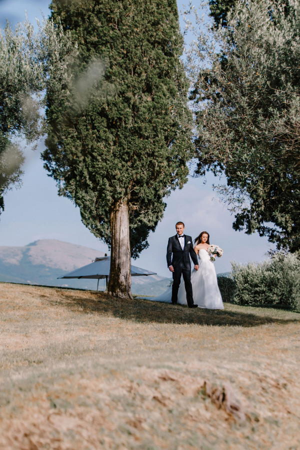 Итальянский свадебный ужин под оливковыми деревьями