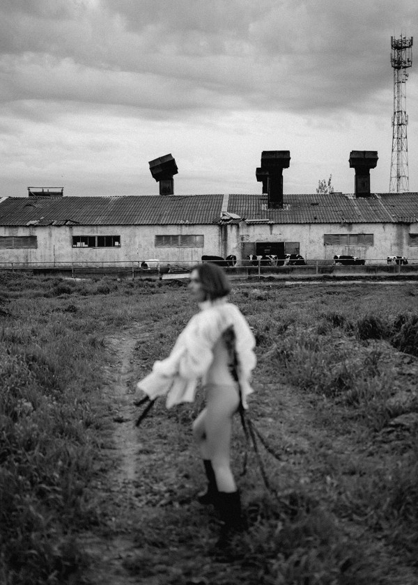 Фото на полароид — идея для предсвадебной