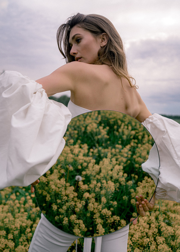 Фото на полароид — идея для предсвадебной