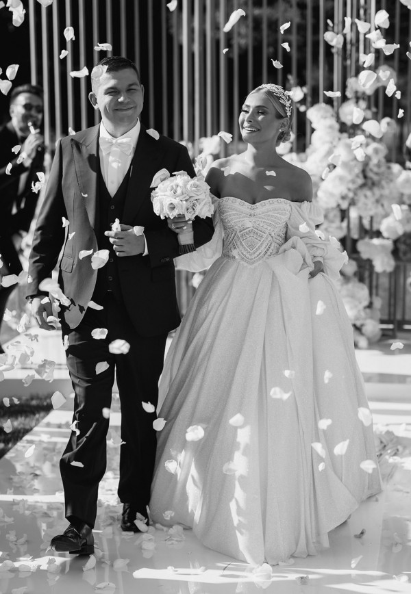 Невеста Алина в платье с трехметровым шлейфом