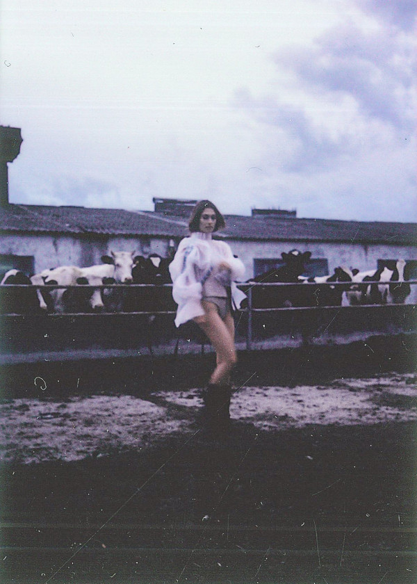 Фото на полароид — идея для предсвадебной