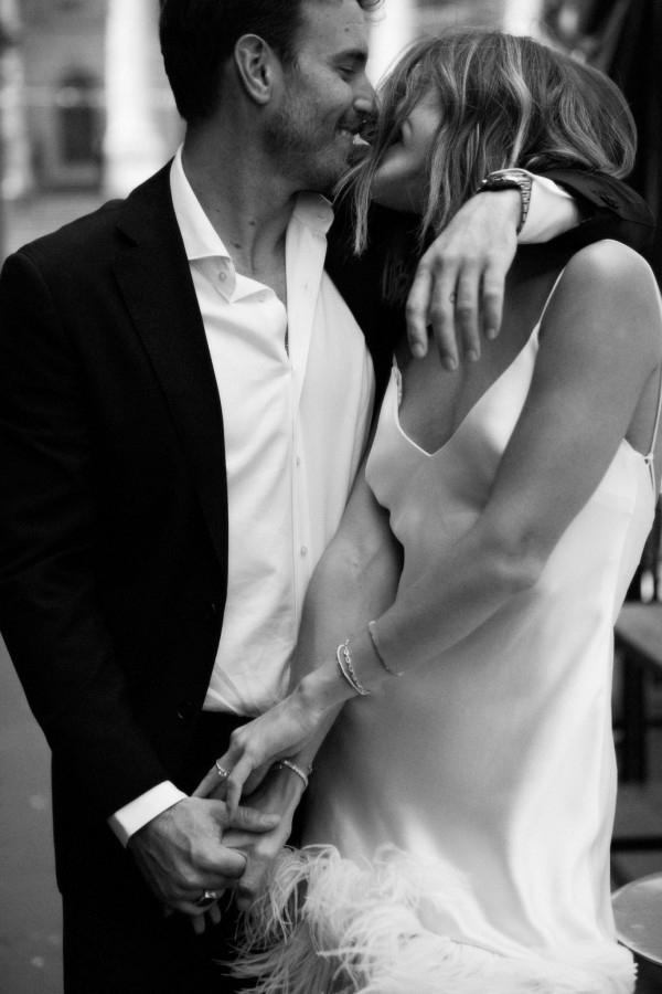 Шелковое платье-комбинация — лучший наряд для танцев