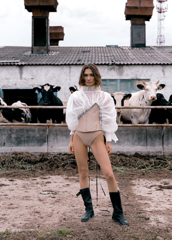 Фото на полароид — идея для предсвадебной