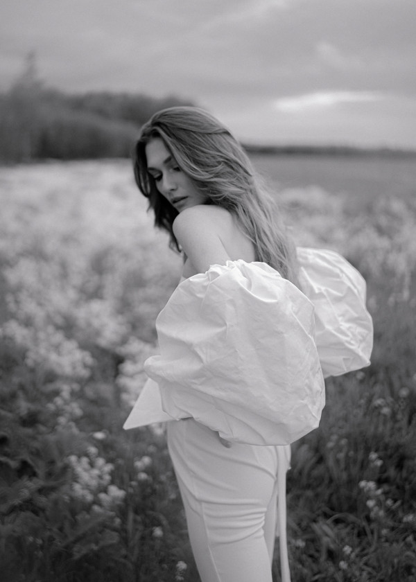 Фото на полароид — идея для предсвадебной