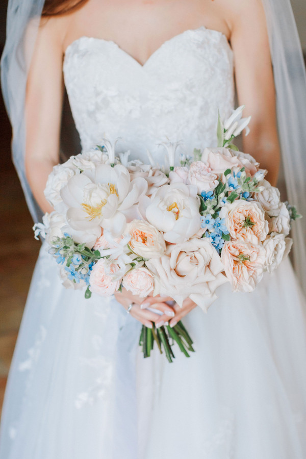 Итальянский свадебный ужин под оливковыми деревьями