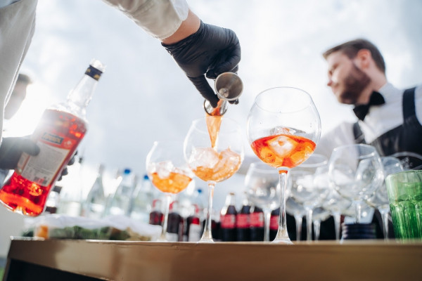 Банкет или фуршет? Какой формат выбрать для