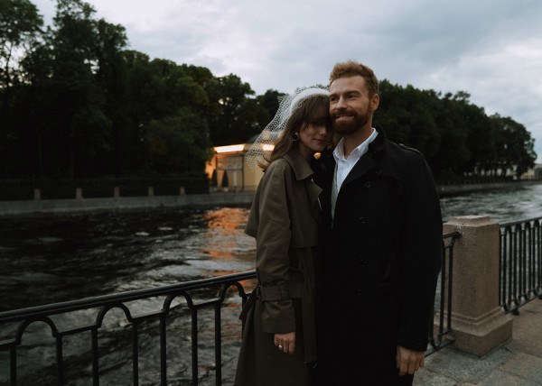 Предсвадебная съемка на катере в Санкт-Петербурге