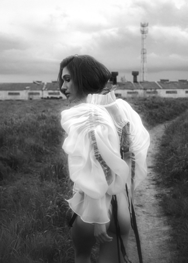 Фото на полароид — идея для предсвадебной