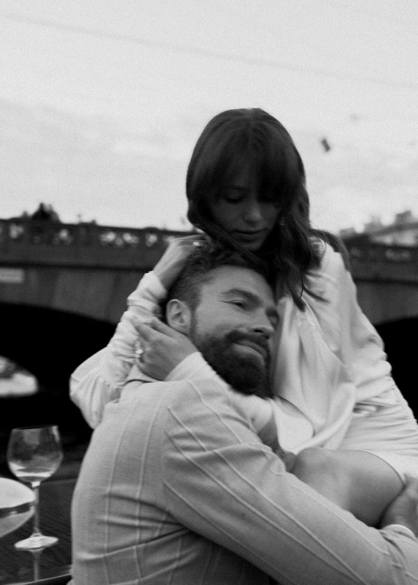 Предсвадебная съемка на катере в Санкт-Петербурге