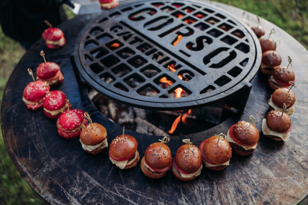 Банкет или фуршет? Какой формат выбрать для