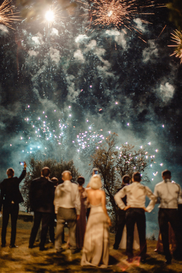 Итальянский свадебный ужин под оливковыми деревьями