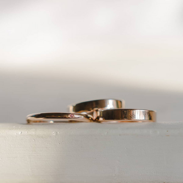 Отвечаем на неудобные вопросы об обручальных кольцах