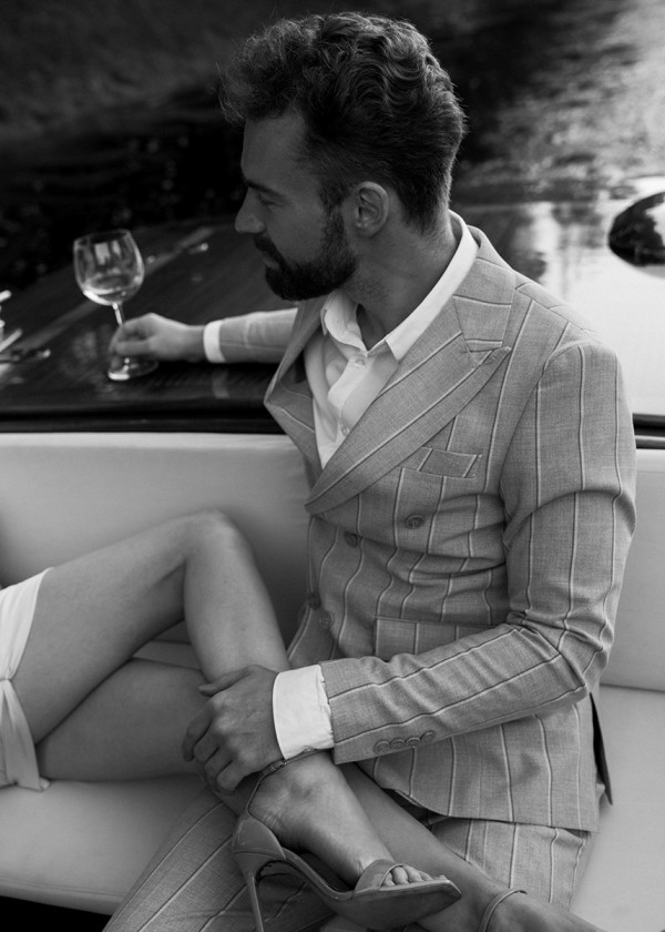 Предсвадебная съемка на катере в Санкт-Петербурге