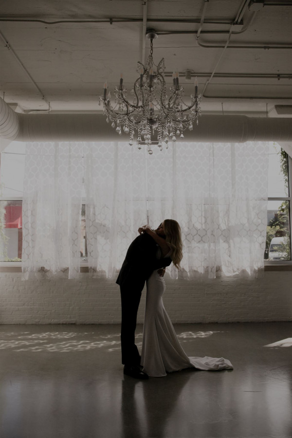 Свадьба в Чикаго с черно-белым дресскодом