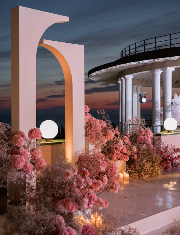 Свадьба на берегу у неба