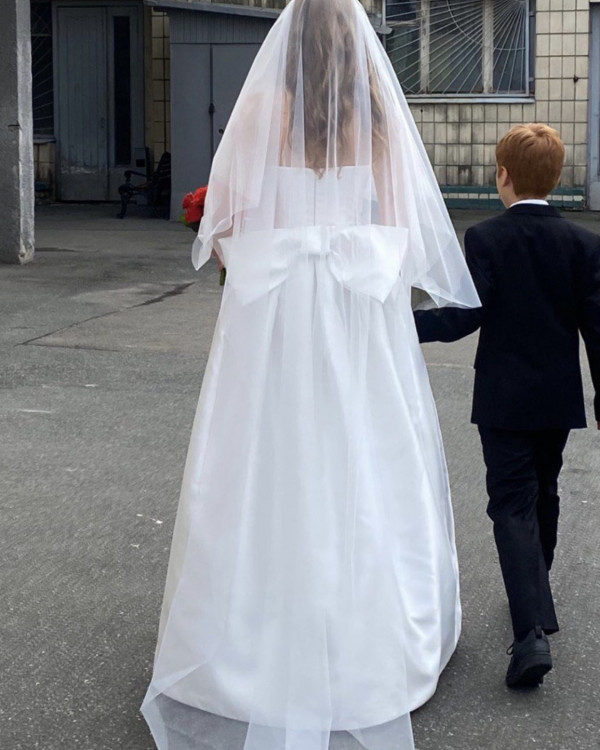 Первые кадры со свадьбы певицы Луны