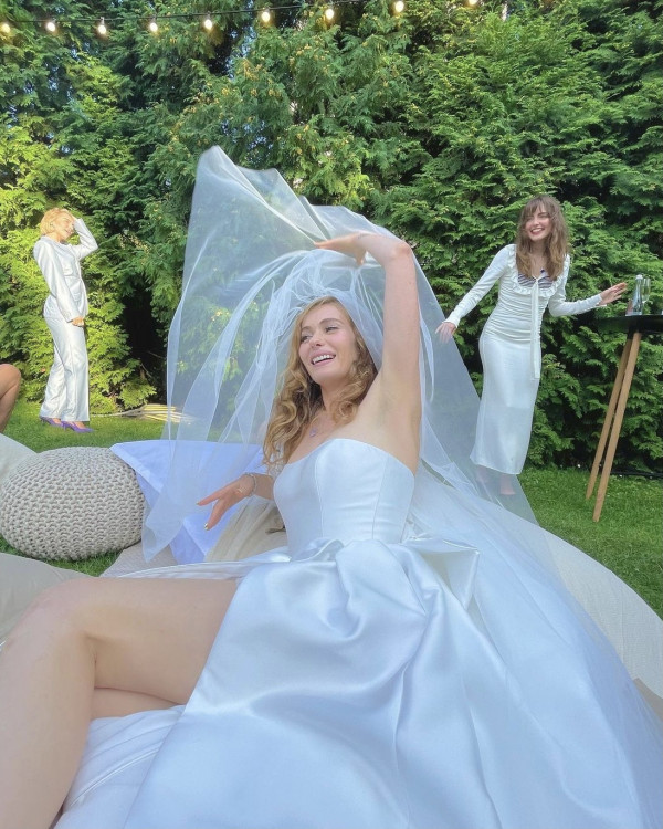 Первые кадры со свадьбы певицы Луны