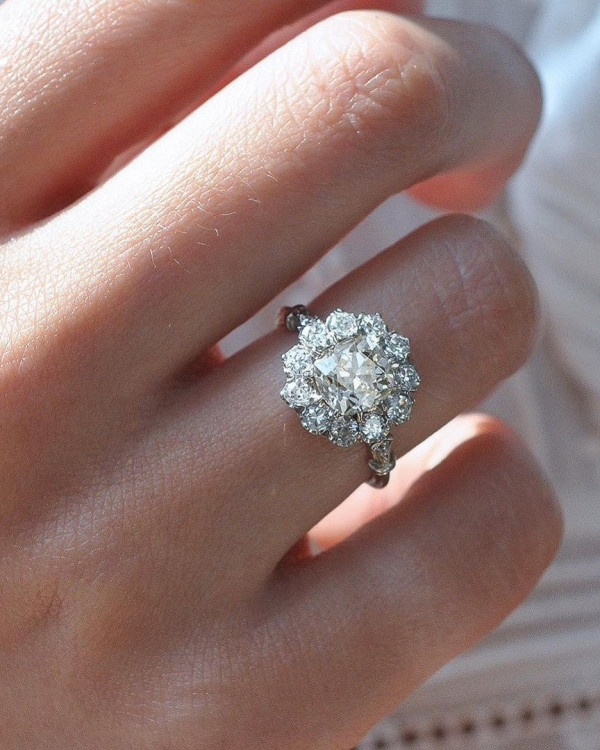 Помолвочные кольца от дизайнеров из разных уголков